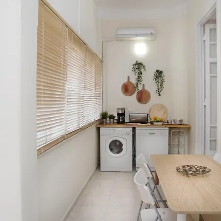 Perfect Location In City Center Up To 6 Prs Apartment *